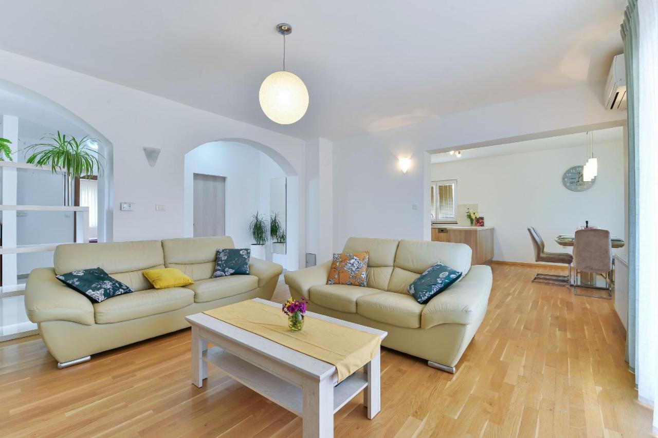 Villa Solis Zadarvillas Buitenkant foto